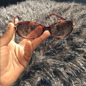 Y2K vintage oval shape tortoise shell sunglasses